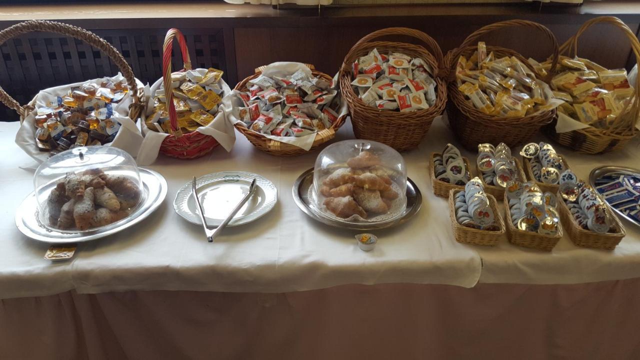 Cristallo Hotel Madonna